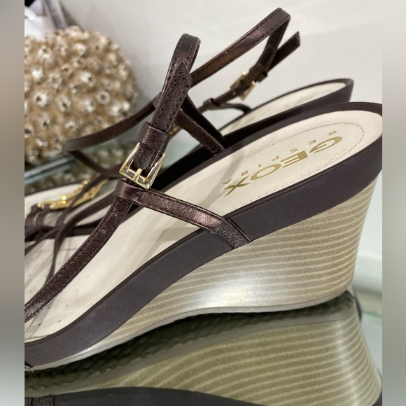 Geox Respira Brown Leather Sandals Gold Tone Hardware size 9.5/ 10 US - Picture 5 of 13